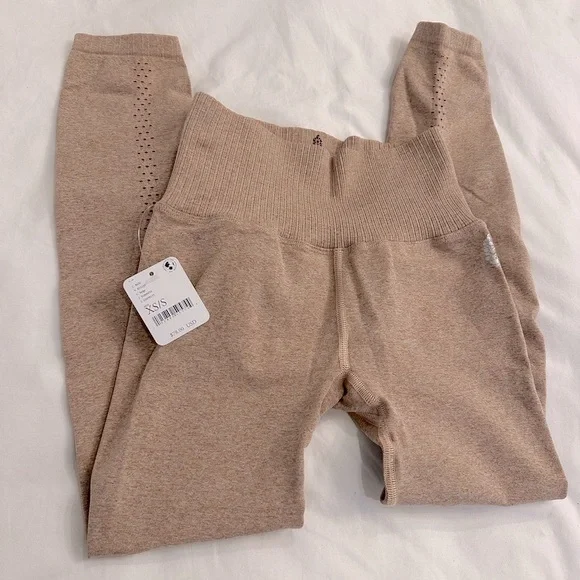 Free people movement good karma legging NWT - Picture 6 of 10